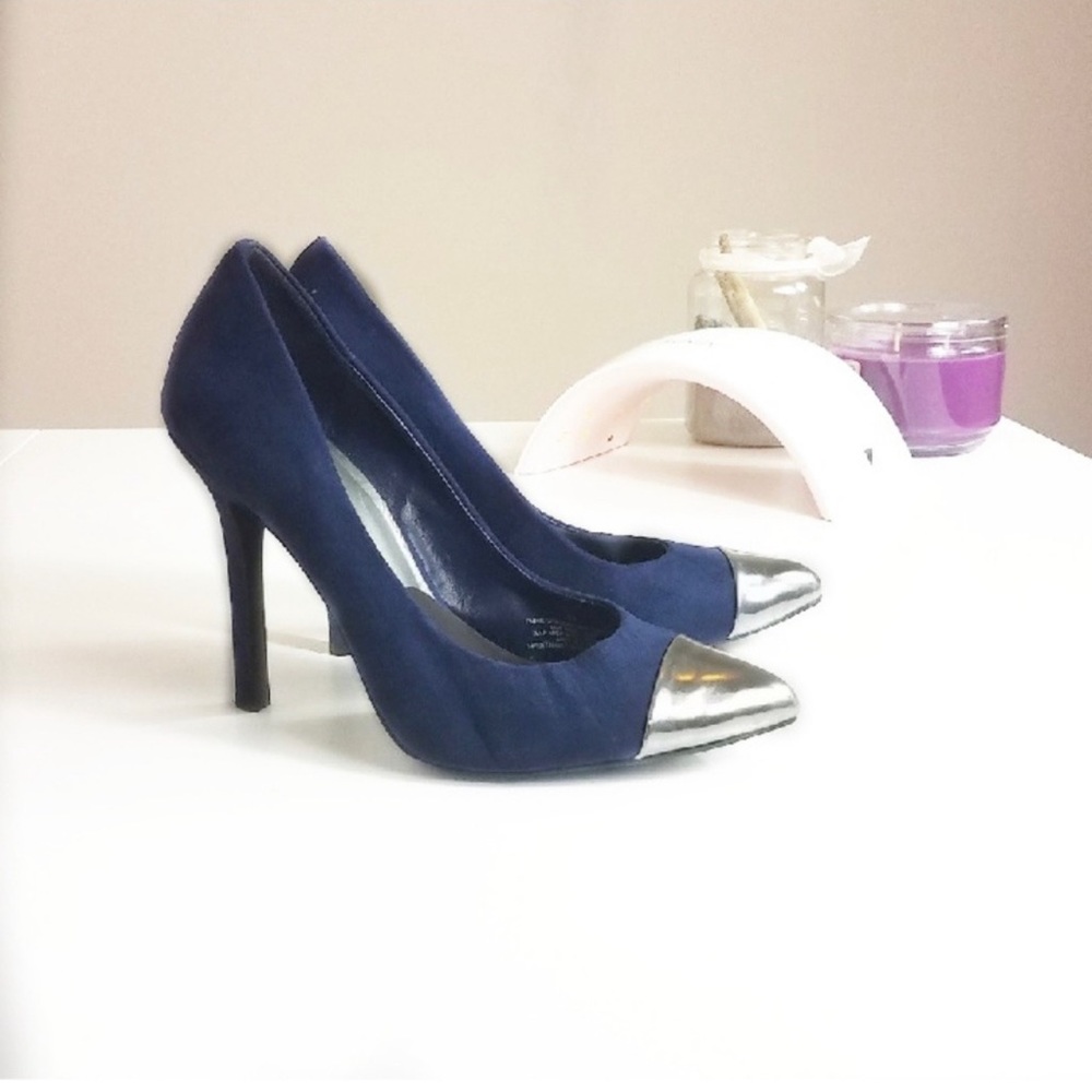 Mossimo Blue Suede Pointy pumps Silver Toe 5.5